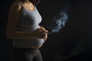 Quitting smoking during pregnancy is associated with reduced risk for preterm birth — and the sooner women quit, the better — suggests a study in JAMA Network Open.